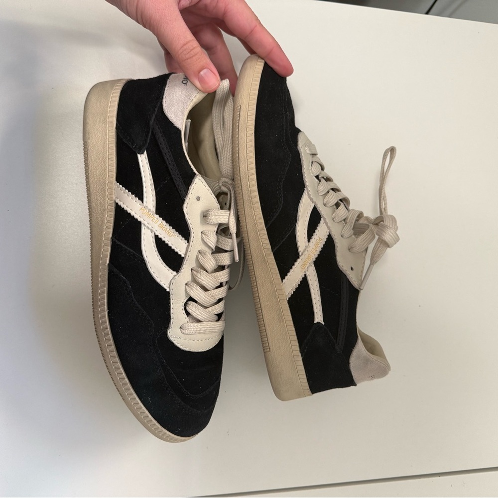 Pompeii brand ELAN SALA SUEDE BLACK CREAM